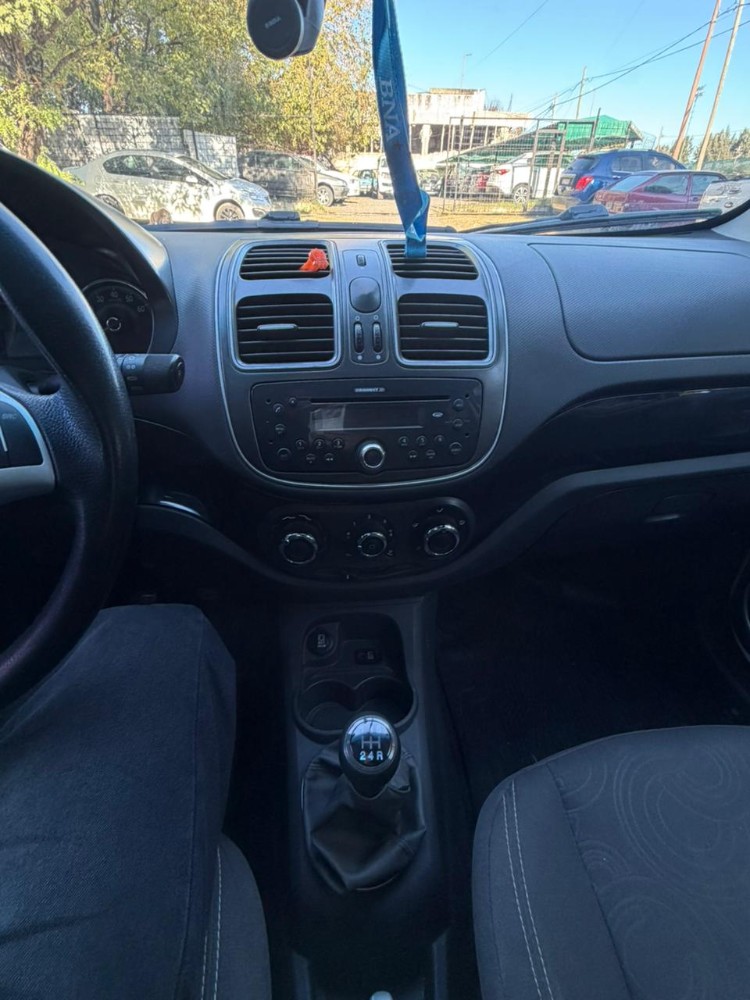 Fiat Grand siena ATTRACTIVE 1.4 8V — foto 8